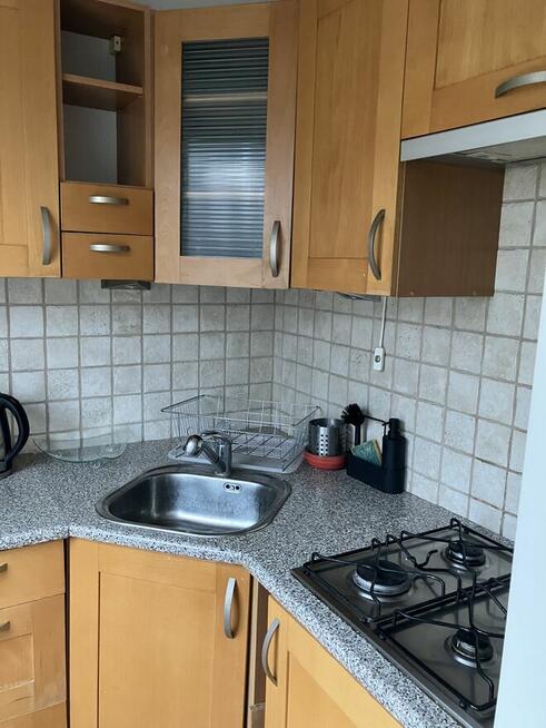 Słoneczna kawalerka na ul. Podleśnej (do metra ok. 500 m)