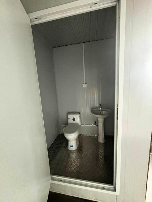Kontener socjalny sanitarny 3x7 z łazienką lub bez