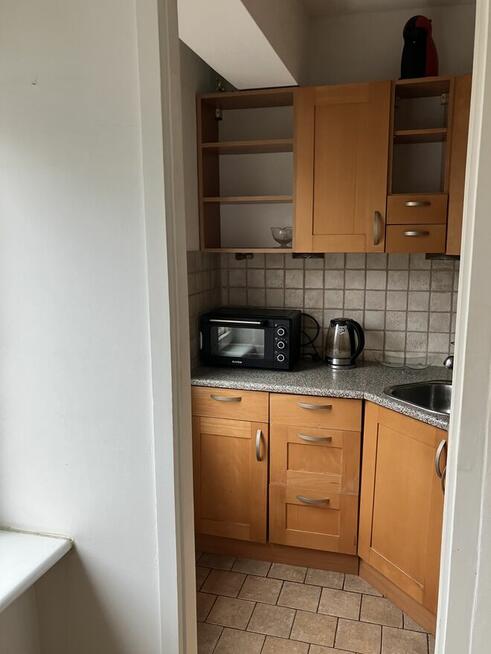 Słoneczna kawalerka na ul. Podleśnej (do metra ok. 500 m)