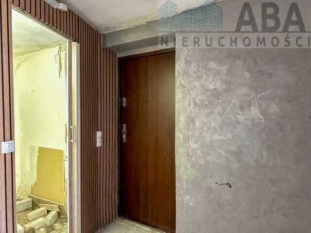 Przestronny dom z garażem w spokojnej okolicy