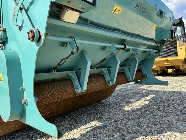 WALEC DROGOWY AMMANN AV130X