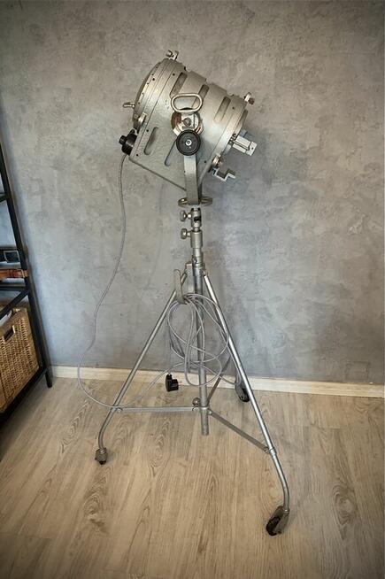 Lampa teatralna podłogowa 1963 r zabytek PRL loft