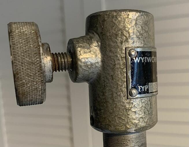 Lampa teatralna podłogowa 1963 r zabytek PRL loft