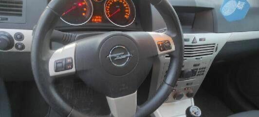 Astra GTC 1.6 benzyna