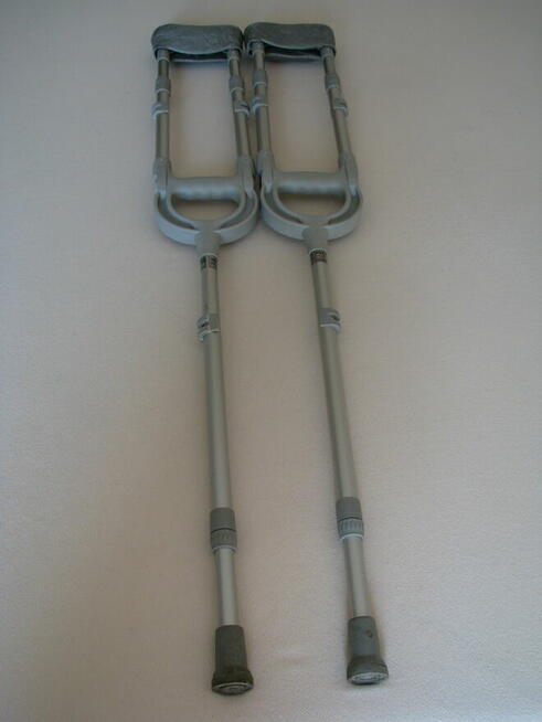 Kule ortopedyczne pachowe z regulacją wysokości MIKIRAD 06MR