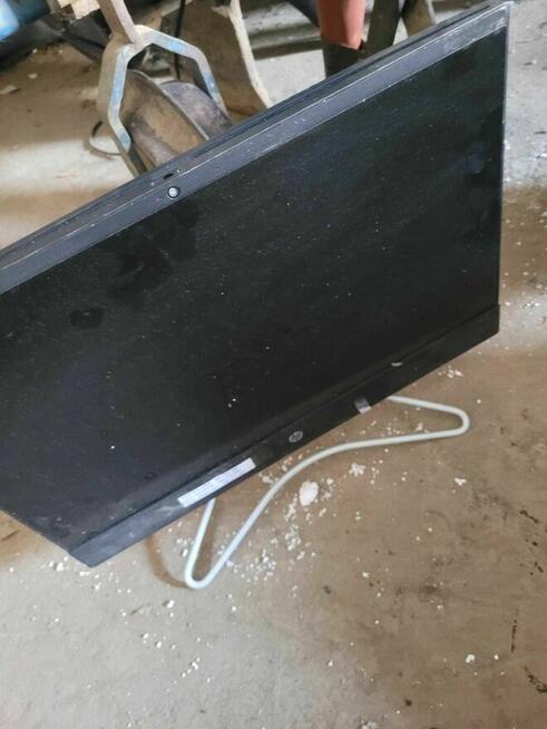 Sprzedam z wolnej ręki pakiet 3 komputerów Lenovo i HP