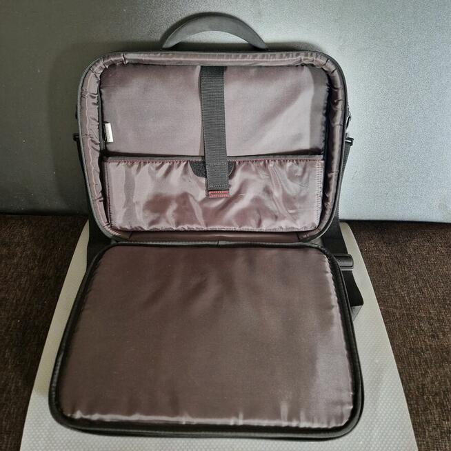 Torba na laptopa TARGUS Classic 15.6 cali Czarny