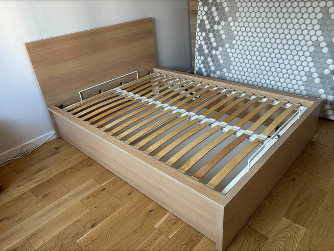 Zestaw sypialniany - stelaż + materac