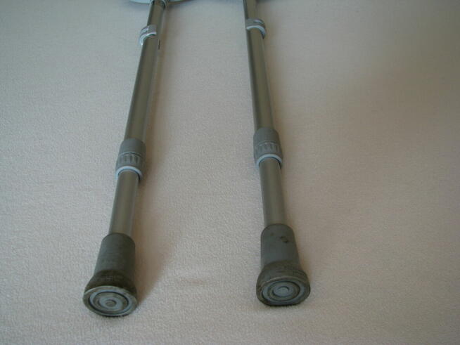 Kule ortopedyczne pachowe z regulacją wysokości MIKIRAD 06MR