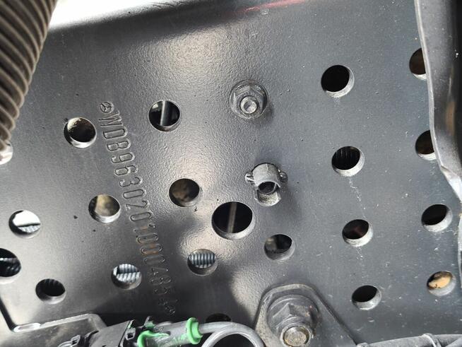 MERCEDES ANTOS hakowiec z HDS 2015r. 435 tyś km