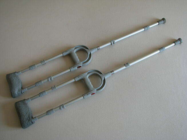 Kule ortopedyczne pachowe z regulacją wysokości MIKIRAD 06MR