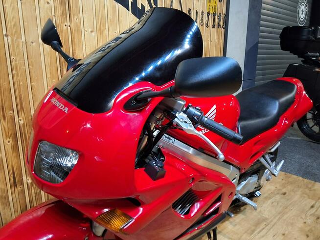 Honda VFR ## ZADBANY ## BŁYSZCZY # technicznie super# raty KUP ONLINE