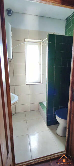 dwa mieszkania z garażami