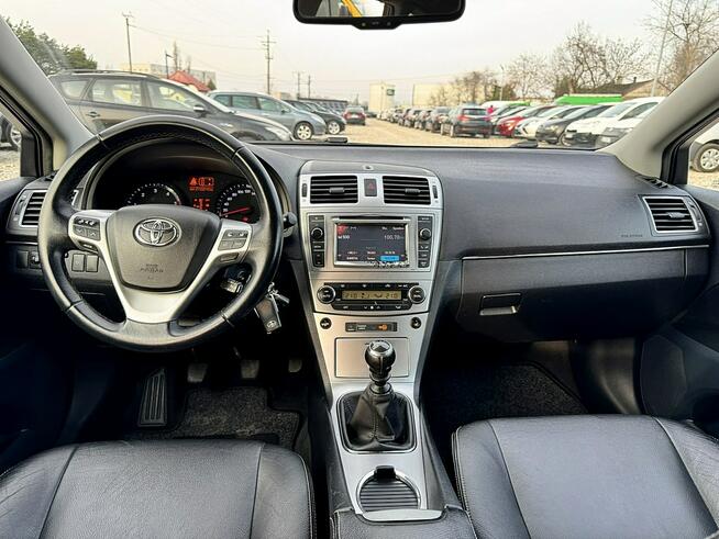 Toyota Avensis LIFT Skóry Navi Gwarancja
