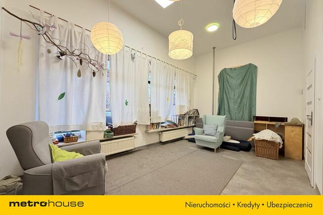 Przestronny lokal z witrynami, 5 min Metro Kabaty