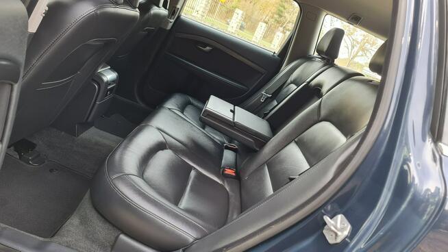 Volvo V70 2.0 D4 181KM # Momentum # Navi # Digital # Skóra # Webasto # IGIEŁKA