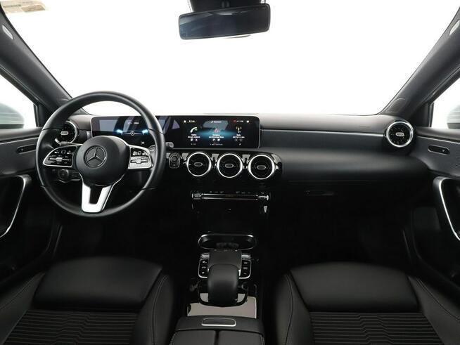 Mercedes A 250 225KM Automat Navi Czujniki parkowania Klimatyzacja Podgrzewane fotele
