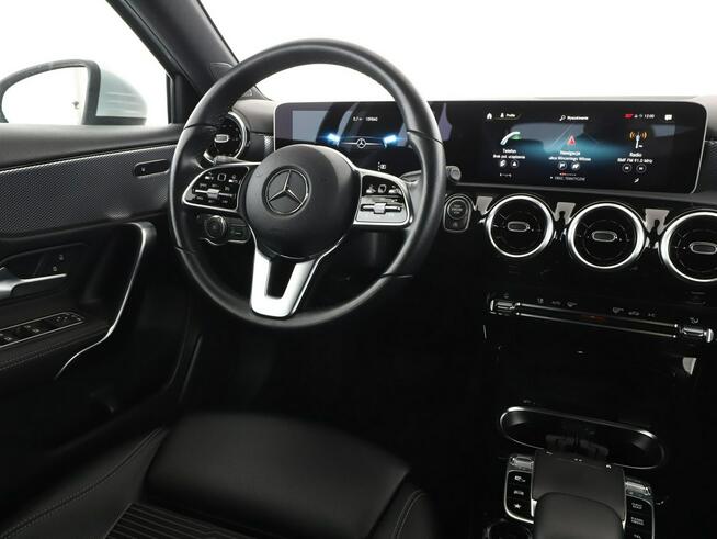 Mercedes A 250 225KM Automat Navi Czujniki parkowania Klimatyzacja Podgrzewane fotele