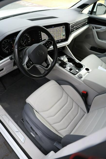Volkswagen Touareg 3.0 V6 TFSI 340 km 4Mot. Elegance, serwisowany, hak fabryczny fv23%