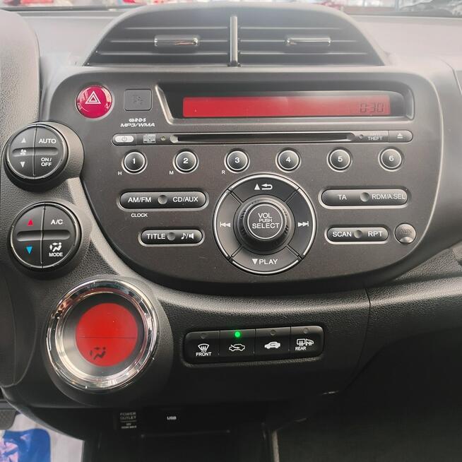 Honda Jazz BARDZO DOBRY STAN MECHANICZNY I WIZUALNY ,BOGATE WYPOSAŻENIE!