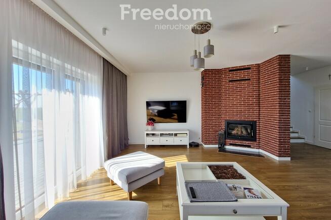 Sielski klimat, nowoczesne wnętrze – dom w Żminnem