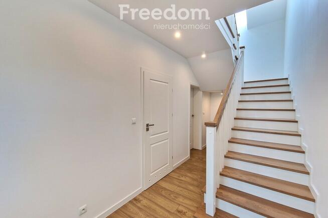 Sielski klimat, nowoczesne wnętrze – dom w Żminnem