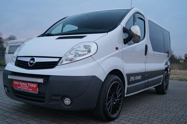 Opel Vivaro 9 osob. Hak NAVI 2,0 115 KM Doinwestowany Zadbany