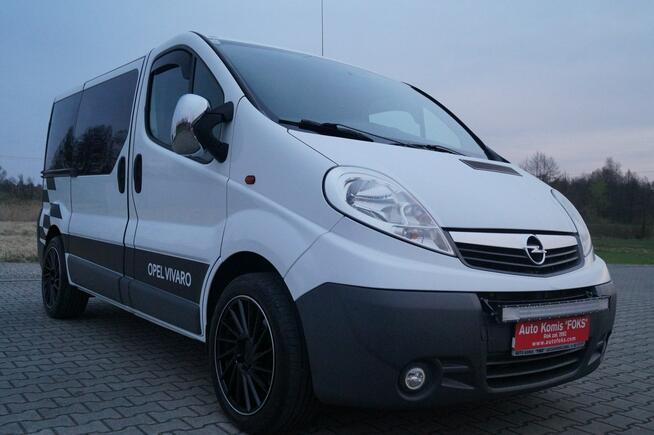 Opel Vivaro 9 osob. Hak NAVI 2,0 115 KM Doinwestowany Zadbany
