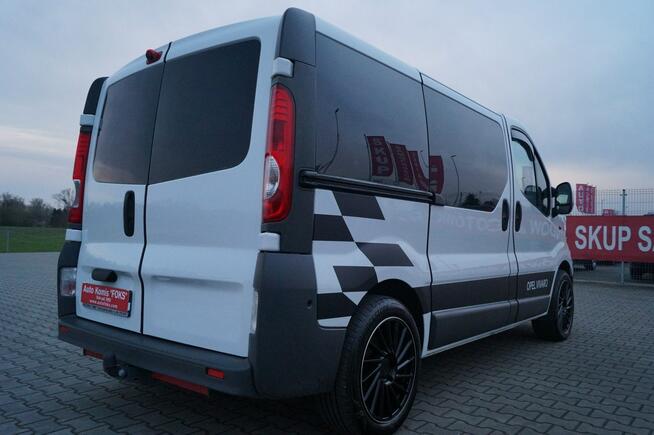 Opel Vivaro 9 osob. Hak NAVI 2,0 115 KM Doinwestowany Zadbany