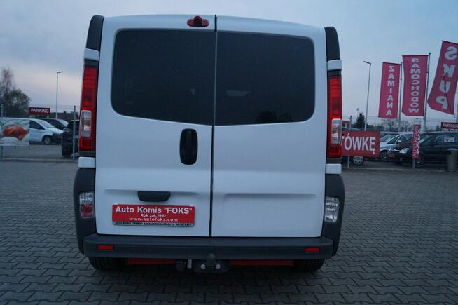 Opel Vivaro 9 osob. Hak NAVI 2,0 115 KM Doinwestowany Zadbany