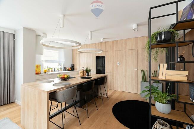 Podolany 3 pokoje, miejsce postojowe i komórka