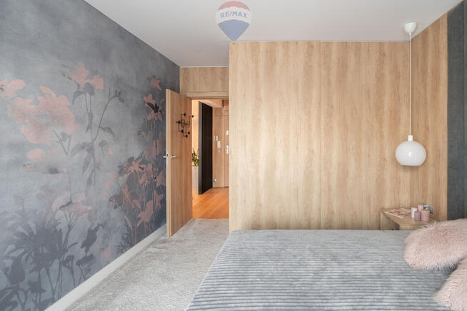 Podolany 3 pokoje, miejsce postojowe i komórka