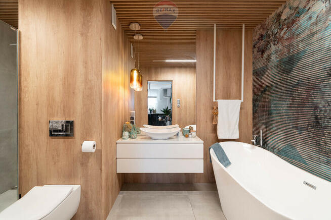 Podolany 3 pokoje, miejsce postojowe i komórka