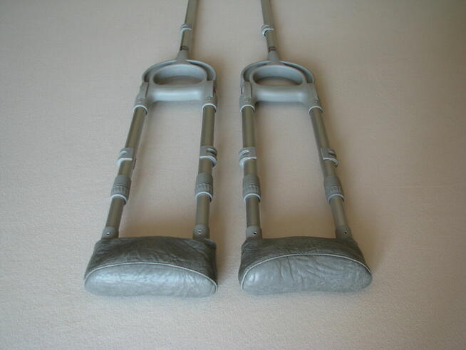 Kule ortopedyczne pachowe z regulacją wysokości MIKIRAD 06MR