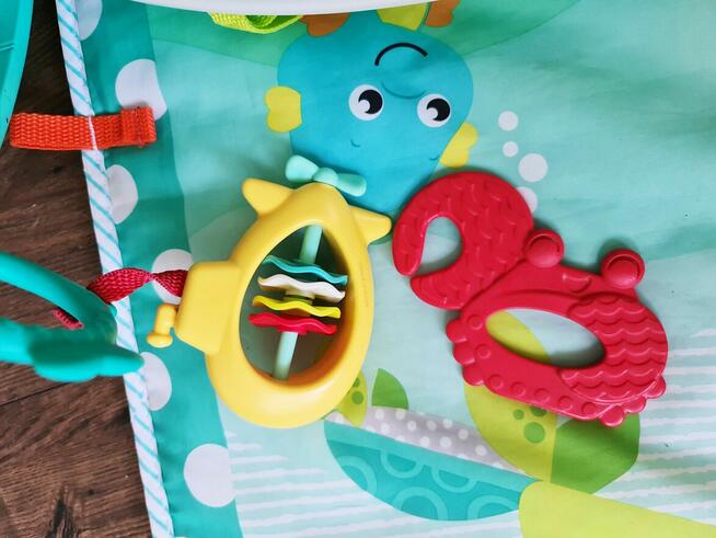 Mata 4w1 Fisher Price muzyczna na pleckach, tunel, stolik 0+