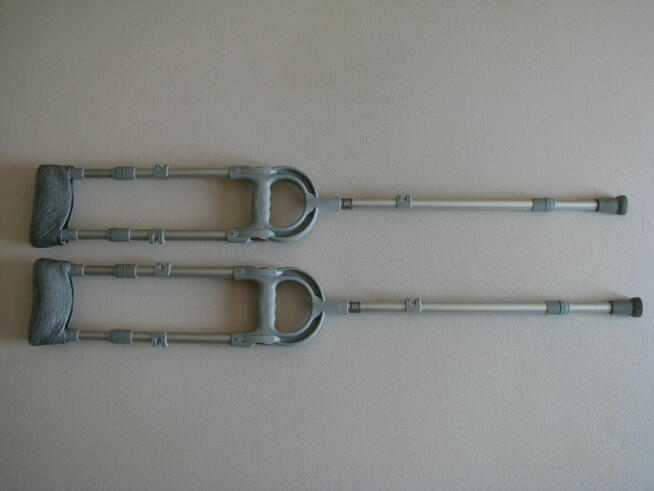 Kule ortopedyczne pachowe z regulacją wysokości MIKIRAD 06MR