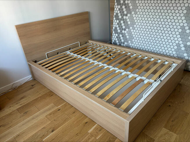 Zestaw sypialniany - stelaż + materac