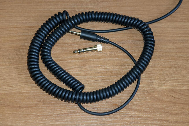 Beyerdynamic DT990 Pro 250 ohm.