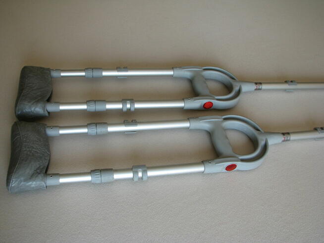 Kule ortopedyczne pachowe z regulacją wysokości MIKIRAD 06MR