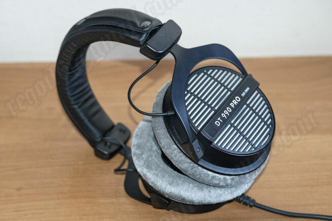 Beyerdynamic DT990 Pro 250 ohm.