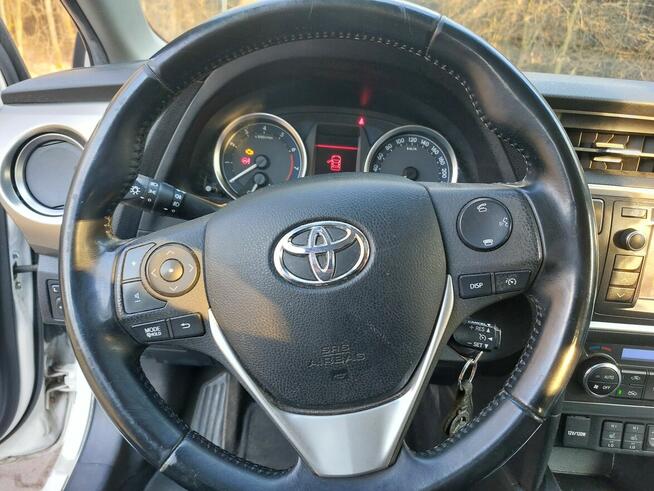 Sprzedam Toyota Auris 1.33 wersja Premium