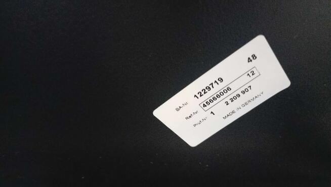 Box dachowy czarny BMW 320 NF + belki F11 st.bdb