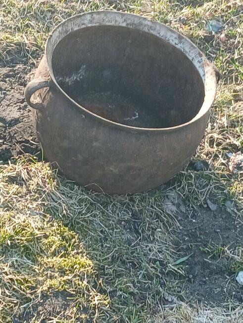 Stary żeliwny kociolek 30 litrów