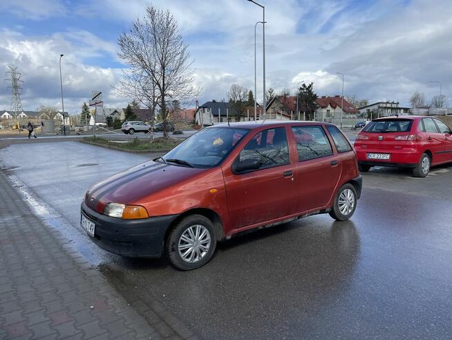Fiat Punto 1999 1.1 alternator do wymiany