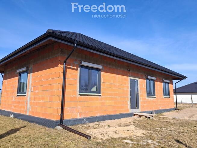 Parterowy dom w budowie z cegły Biele k. Sompolna