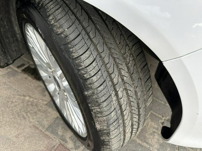 Ford B-Max Titanium, benz, klimatronik, czujniki, 8 airbag, a;ufelgi, hak, isofix