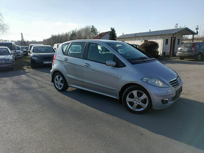 Śliczny Mercedes a klasa klima fela