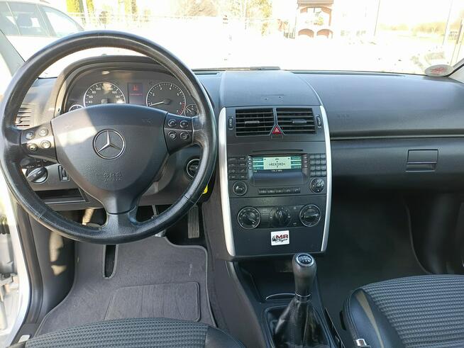 Śliczny Mercedes a klasa klima fela