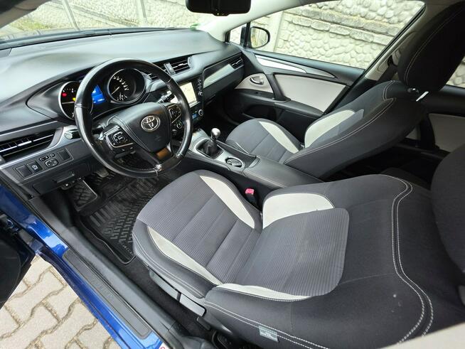 Toyota Avensis 2.0 D4D 143 KM. Super Wyposażenie. Super Stan. Bezwypadkowa. GWARANCJA
