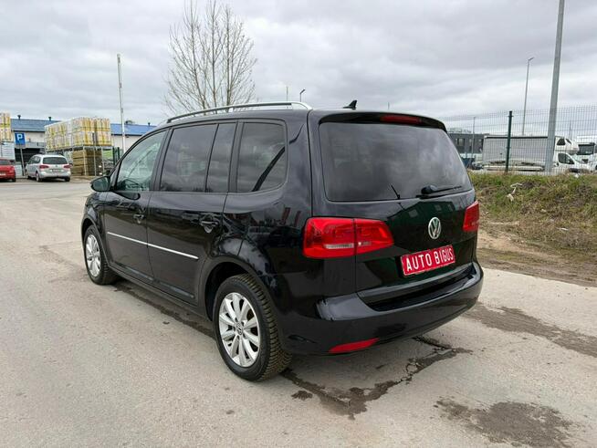 Volkswagen Touran Highline 7 osobowy navi panorama kamera cofania